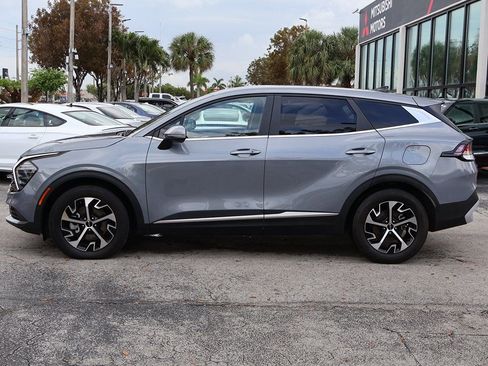 Used 2025 Kia Sportage EX image 16