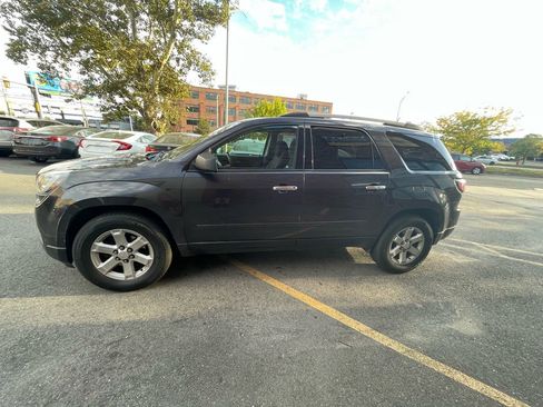 Used 2016 GMC Acadia SLE image 7