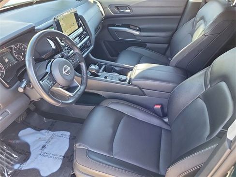 Certified 2024 Nissan Pathfinder SL image 26