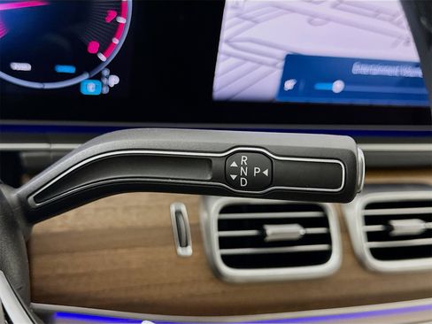 Certified 2025 Mercedes-Benz GLE 350 4MATIC image 18