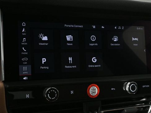 Certified 2025 Porsche Macan image 15