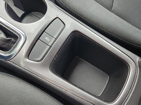 Used 2018 Chevrolet Cruze LT FWD image 12