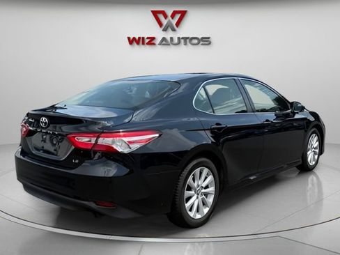 Used 2018 Toyota Camry LE FWD image 5