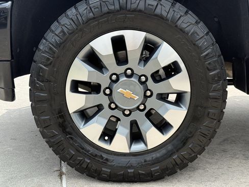 Used 2023 Chevrolet Silverado 2500 Custom w/ Custom Value Package AWD/4WD image 11