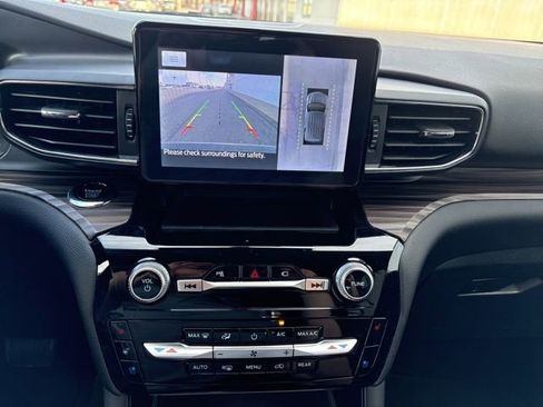 Used 2023 Ford Explorer Limited w/ Equipment Group 301A image 17