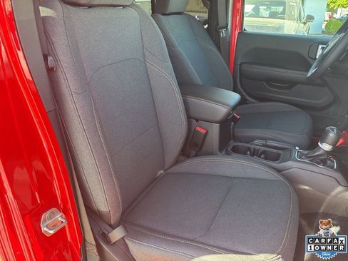 Used 2025 Jeep Wrangler Unlimited Sahara AWD/4WD image 50