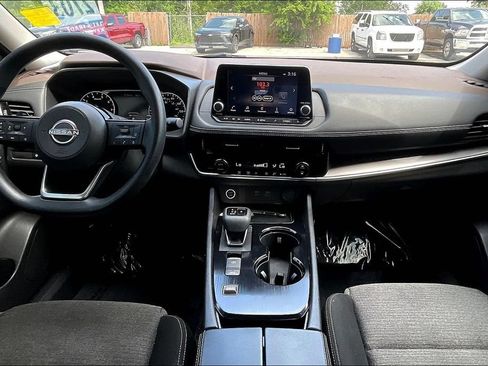 Used 2022 Nissan Rogue SV FWD image 5