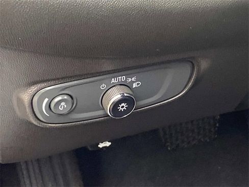 Used 2023 Chevrolet Equinox RS image 16