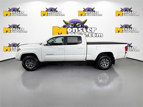 Used 2016 Toyota Tacoma SR5 image 8