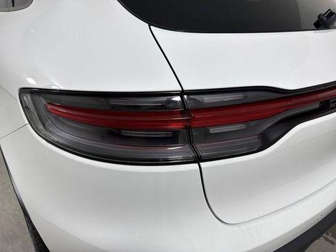 New 2026 Porsche Macan image 18