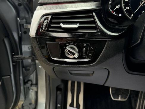 Used 2018 BMW M550i xDrive w/ Driving Assistance Package image 20