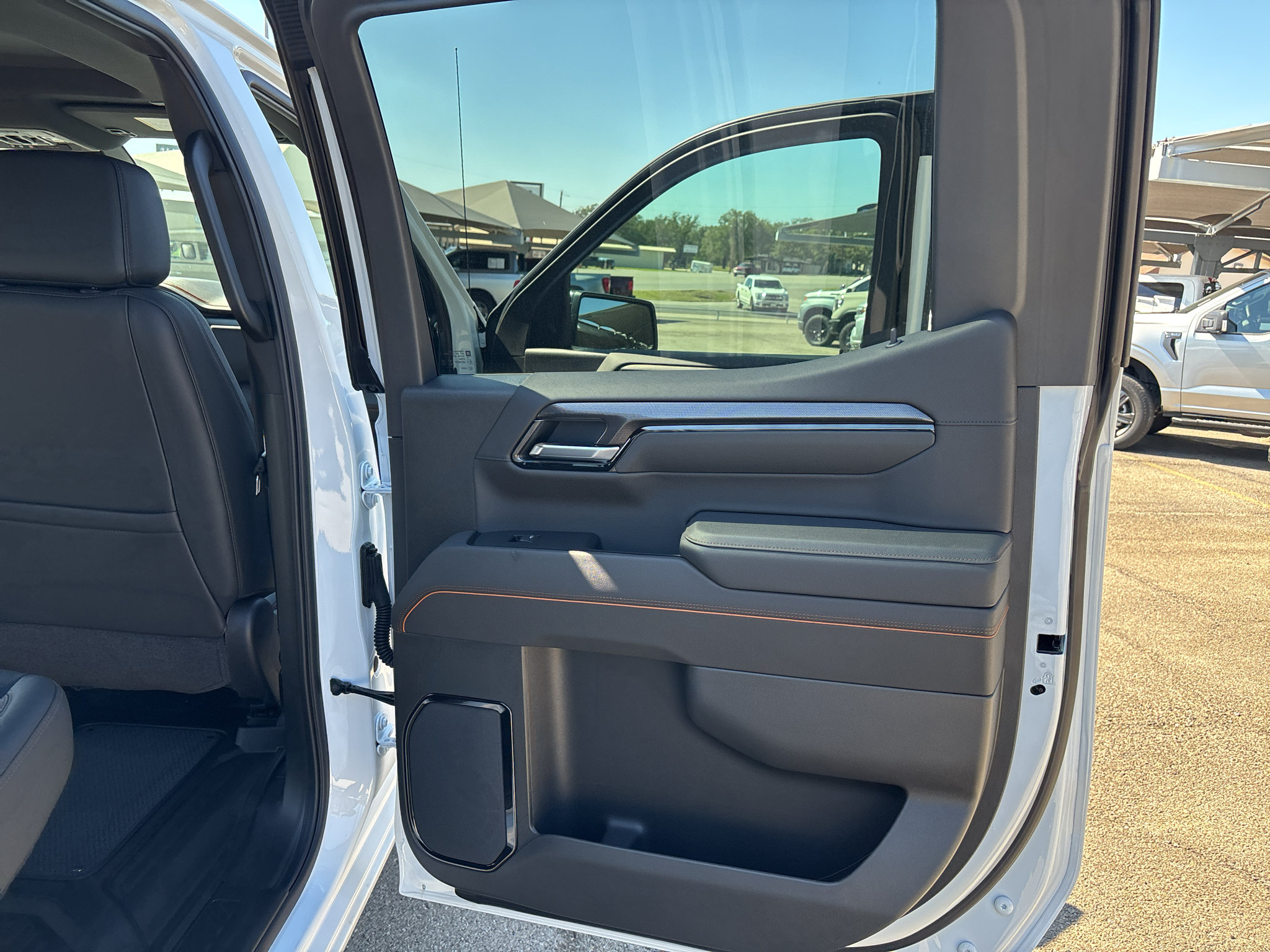 New 2026 GMC Sierra 1500 AT4 w/ AT4 Premium Package AWD/4WD image 16