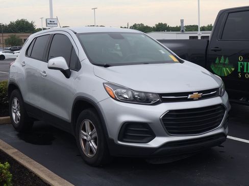 Used 2019 Chevrolet Trax LS AWD/4WD image 3