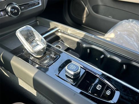 New 2026 Volvo XC60 B5 Plus w/ Protection Package Premier image 19