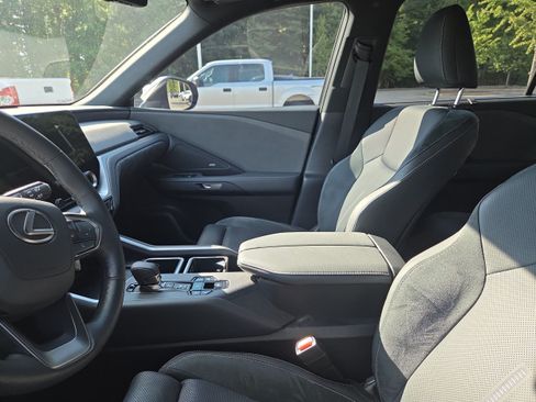 Used 2025 Lexus TX 350 AWD w/ Technology Package image 9
