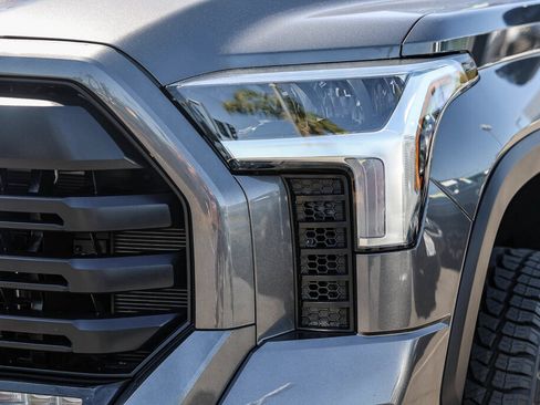 Used 2024 Toyota Tundra Limited AWD/4WD image 23