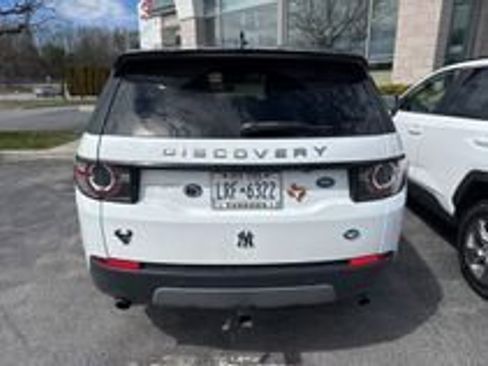 Used 2016 Land Rover Discovery Sport SE image 5