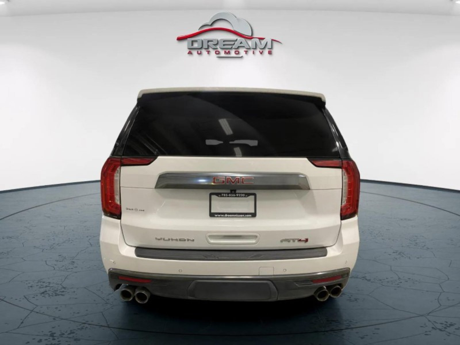 Used 2022 GMC Yukon AT4 w/ AT4 Premium Plus Package AWD/4WD image 17