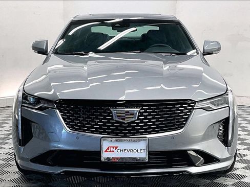 Used 2025 Cadillac CT4 Premium Luxury RWD image 2