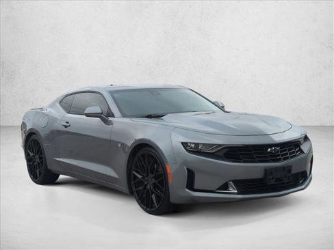 Used 2020 Chevrolet Camaro LT w/ RS Package image 3