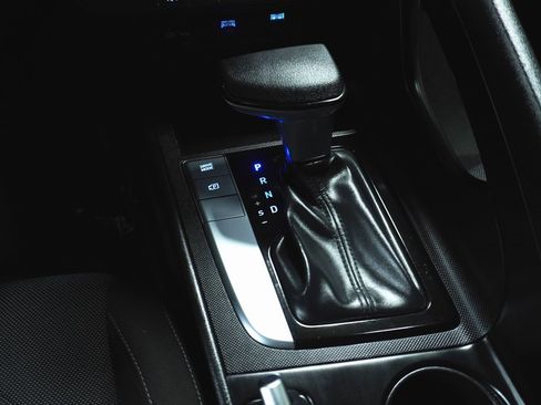 Certified 2023 Hyundai Elantra SE image 18