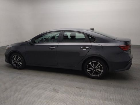 Used 2023 Kia Forte LXS FWD image 3