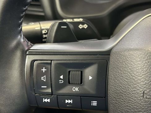 Used 2025 Nissan Rogue SV FWD image 25