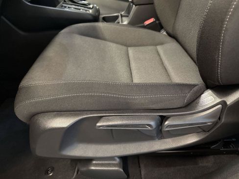 Used 2025 Honda CR-V LX image 14