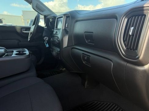 Used 2021 Chevrolet Silverado 1500 Custom Trail Boss AWD/4WD image 14