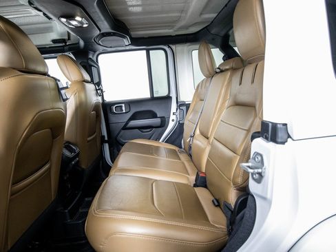 Used 2022 Jeep Wrangler Unlimited Sahara image 11