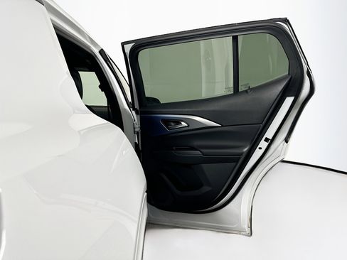 Used 2025 Chevrolet Equinox EV LT w/ Convenience Package FWD image 31