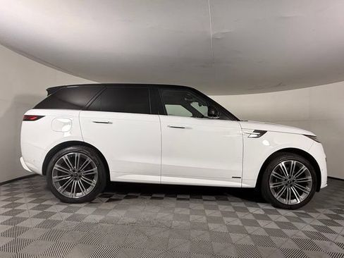 Used 2025 Land Rover Range Rover Sport Autobiography AWD/4WD image 9