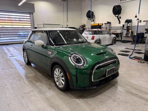 Certified 2022 MINI Cooper SE image 7