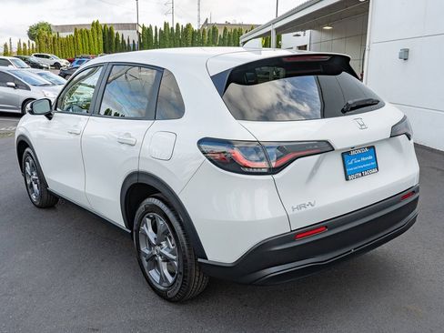 New 2026 Honda HR-V LX image 8