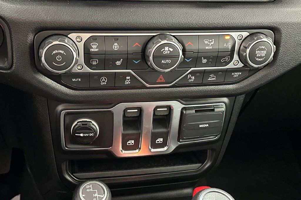 Used 2026 Jeep Wrangler Sport AWD/4WD image 23