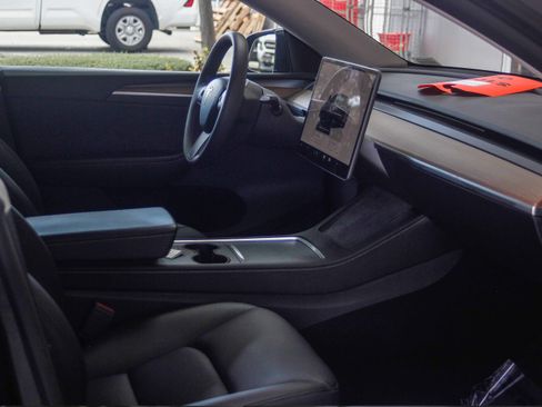 Used 2024 Tesla Model Y Performance image 15