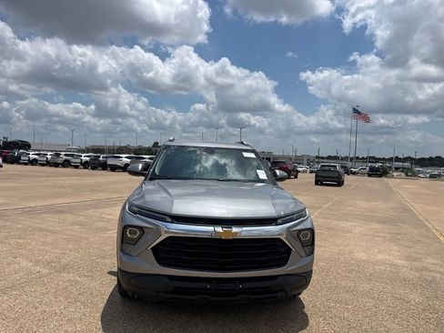 Used 2025 Chevrolet TrailBlazer LT AWD/4WD image 4