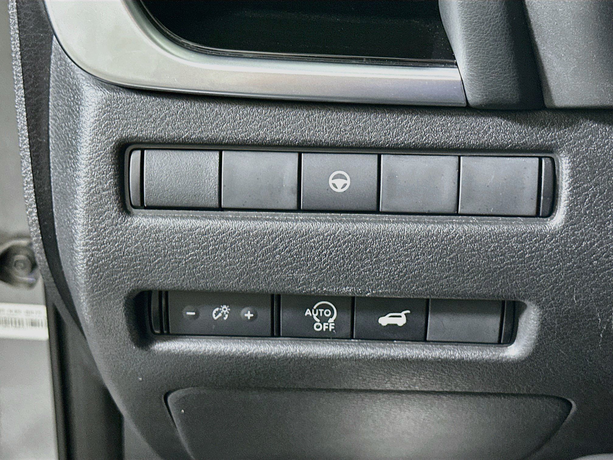 Used 2023 Nissan Rogue SL AWD/4WD image 16