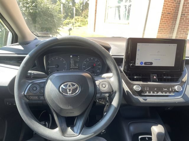 Used 2025 Toyota Corolla LE FWD image 14