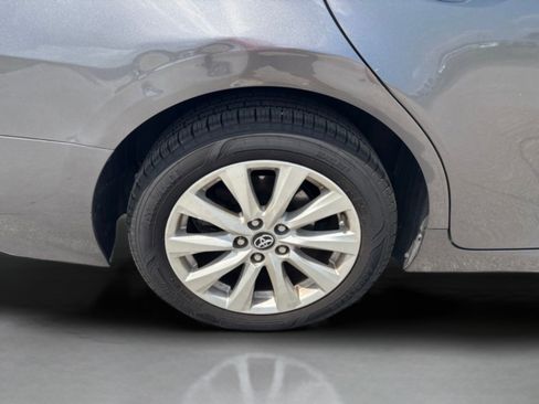 Used 2018 Toyota Camry LE FWD image 34