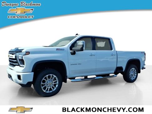 Used 2025 Chevrolet Silverado 2500 LT w/ Z71 Chrome Sport Edition AWD/4WD image 2