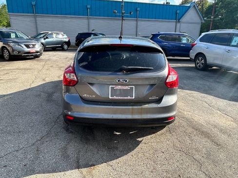 Used 2014 Ford Focus SE FWD image 12