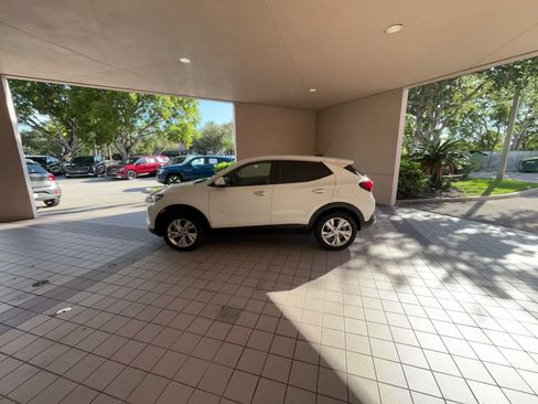 Used 2025 Buick Encore GX Preferred AWD/4WD image 8