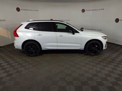New 2026 Volvo XC60 T8 Ultra w/ Climate Package AWD/4WD image 4