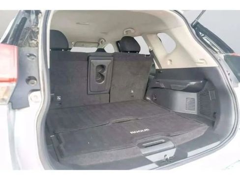 Used 2019 Nissan Rogue SV w/ Premium Package image 19