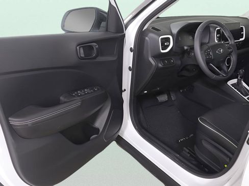 New 2025 Hyundai Venue Limited image 23