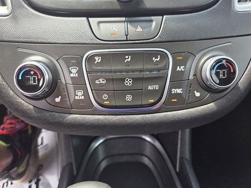 Used 2024 Chevrolet Malibu LT image 9