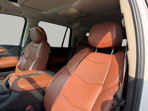 Used 2018 Cadillac Escalade Premium Luxury w/ LPO, Radiant Package image 66
