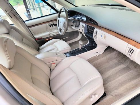 Used 1997 Oldsmobile 88 LSS FWD image 22