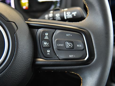 Used 2024 Jeep Wrangler Willys image 33